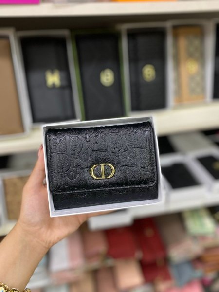 جزدان ماركة Christian Dior